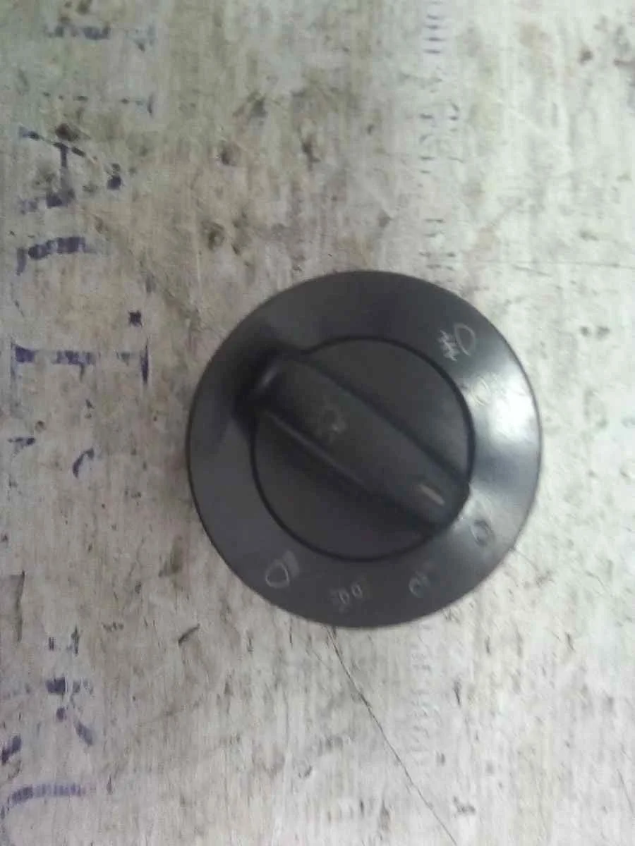 Foto de MANDO LUCES VOLKSWAGEN PASSAT BERLINA (3C2) referencia 1K0941431N