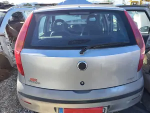 Foto de PORTON TRASERO FIAT II PUNTO (188) BERLINA 1.3 JTD CAT (69 CV / 51 KW)
