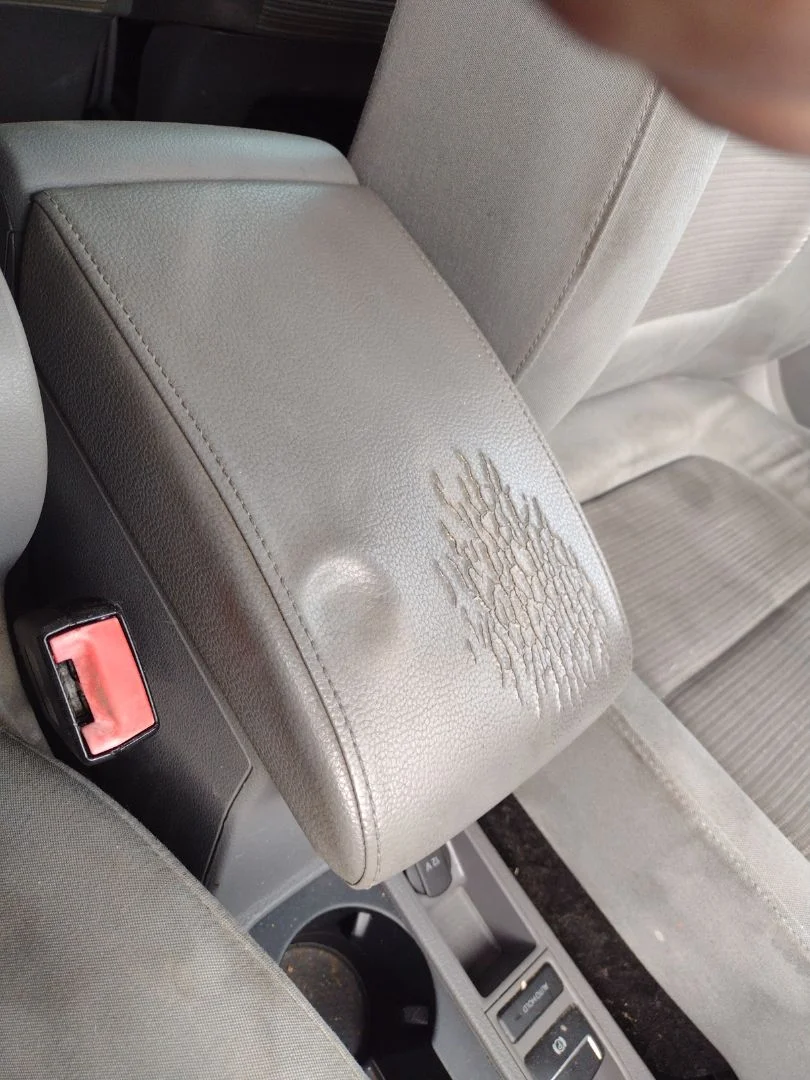 Foto de APOYABRAZOS CENTRAL SEAT ALHAMBRA (710) 2.0 TDI (140 CV / 103 KW) referencia 7N1863243A