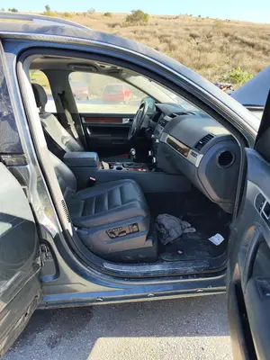 Foto de GOMAS CONTORNO PUERTA VOLKSWAGEN TOUAREG (7L6) 4.2 V8 32V FSI (350 CV / 257 KW)