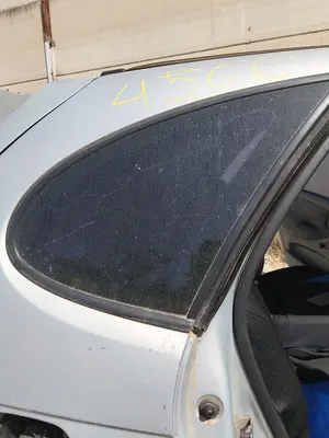 Foto de LUNA CUSTODIA TRASERA DERECHA RENAULT SCENIC I (JA...) 1.9 dCi Diesel CAT (102 CV / 75 KW)