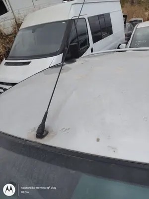 Foto de BASE DE ANTENA PEUGEOT 206 1.4 HDi (68 CV / 50 KW)