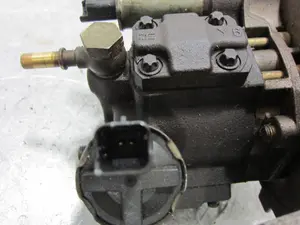 Foto de BOMBA INYECCION FORD FIESTA (CBK) 1.4 TDCi CAT (68 CV / 50 KW) referencia 9658234780 foto 4