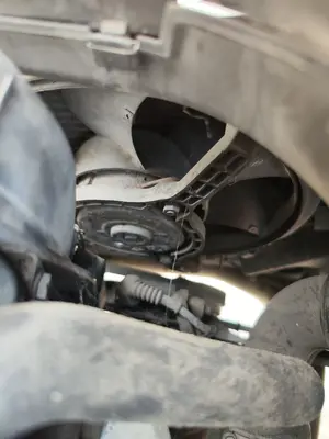 Foto de ELECTROVENTILADOR RADIADOR AIRE ACONDICIONADO VOLKSWAGEN PASSAT VARIANT (3B5) 1.9 TDI (110 CV / 81 KW)