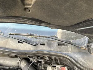 Foto de BRAZO LIMPIA DELANTERO IZQUIERDO VOLKSWAGEN PASSAT BERLINA (3C2) 2.0 TDI (140 CV / 103 KW) referencia 3C1955409C