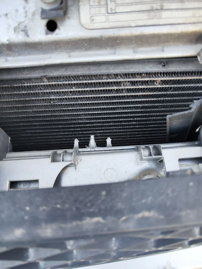 Foto de RADIADOR AGUA FORD FOCUS FAMILIAR (CAK) 1.8 TDCi Turbodiesel CAT (116 CV / 85 KW)