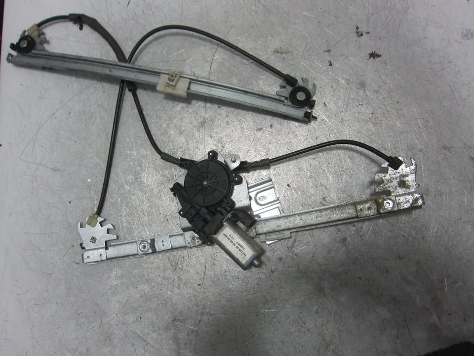 Foto de ELEVALUNAS DELANTERO DERECHO SEAT IBIZA (6K1) 1.4 (60 CV / 44 KW) referencia D239905454500007
