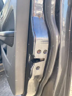 Foto de CERRADURA PUERTA DELANTERA DERECHA FORD FOCUS SPORTBREAK (CB4)