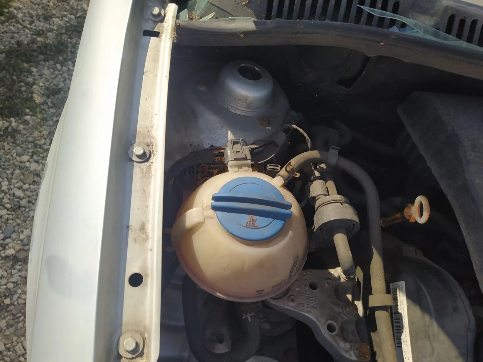 Foto de DEPOSITO EXPANSION VOLKSWAGEN FOX (5Z1)(04.2005) 1.4 (75 CV / 55 KW) referencia 6Q0121407D