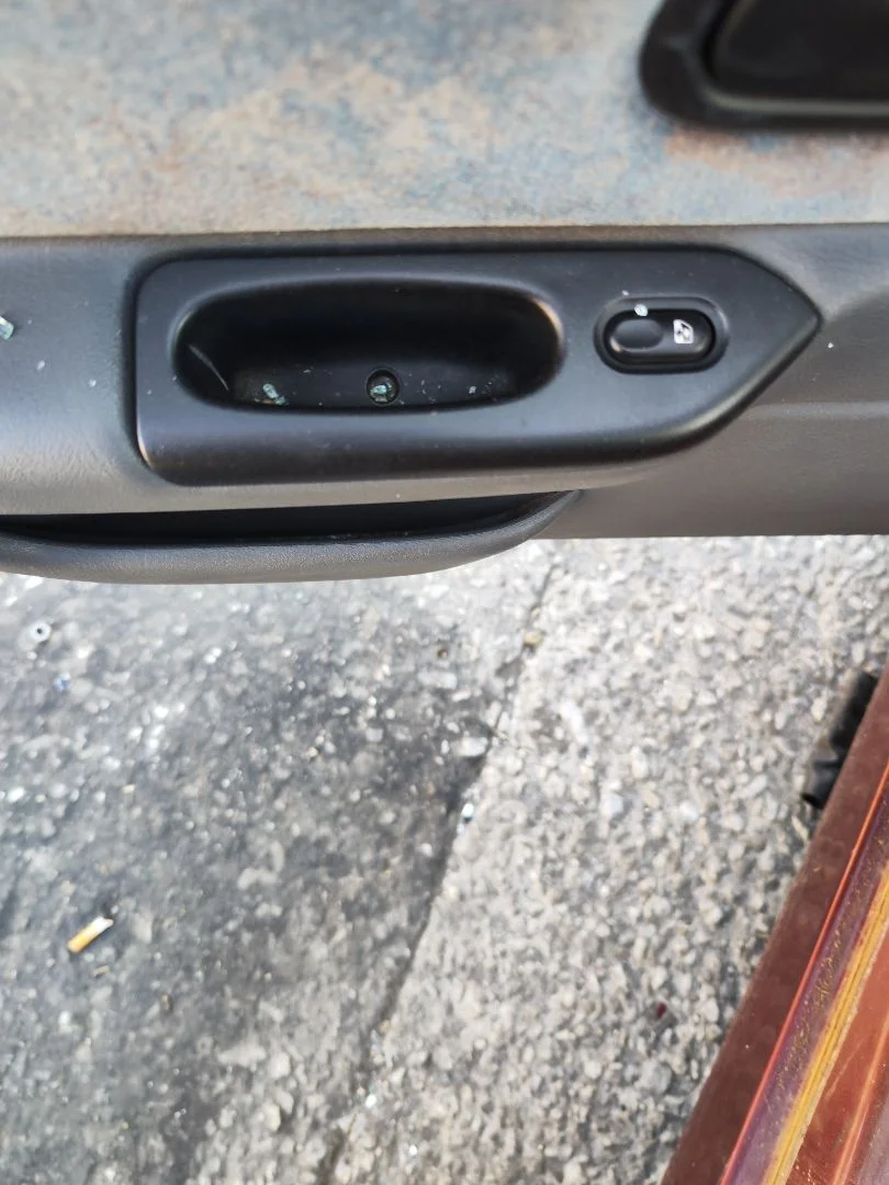 Foto de MANDO ELEVALUNAS TRASERO IZQUIERDO RENAULT LAGUNA (B56) 2.0 (113 CV / 83 KW)