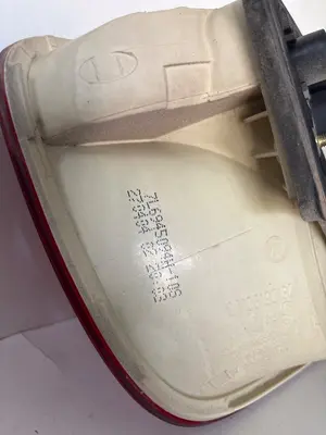 Foto de PILOTO TRASERO IZQUIERDO INTERIOR SIN MARCA SIN MODELO referencia 7L6945094H