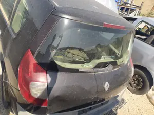 Foto de LUZ CENTRAL DE FRENO RENAULT MEGANE II BERLINA 5P 1.4 16V (98 CV / 72 KW) referencia 8200073239