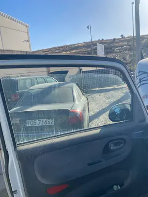 Foto de LUNA DELANTERA IZQUIERDA SSANGYONG KORANDO 2.9 Turbodiesel CAT (120 CV / 88 KW)
