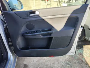 Foto de GUARNECIDO PUERTA DELANTERA DERECHA VOLKSWAGEN GOLF PLUS V (5M1) 1.9 TDI (105 CV / 77 KW)