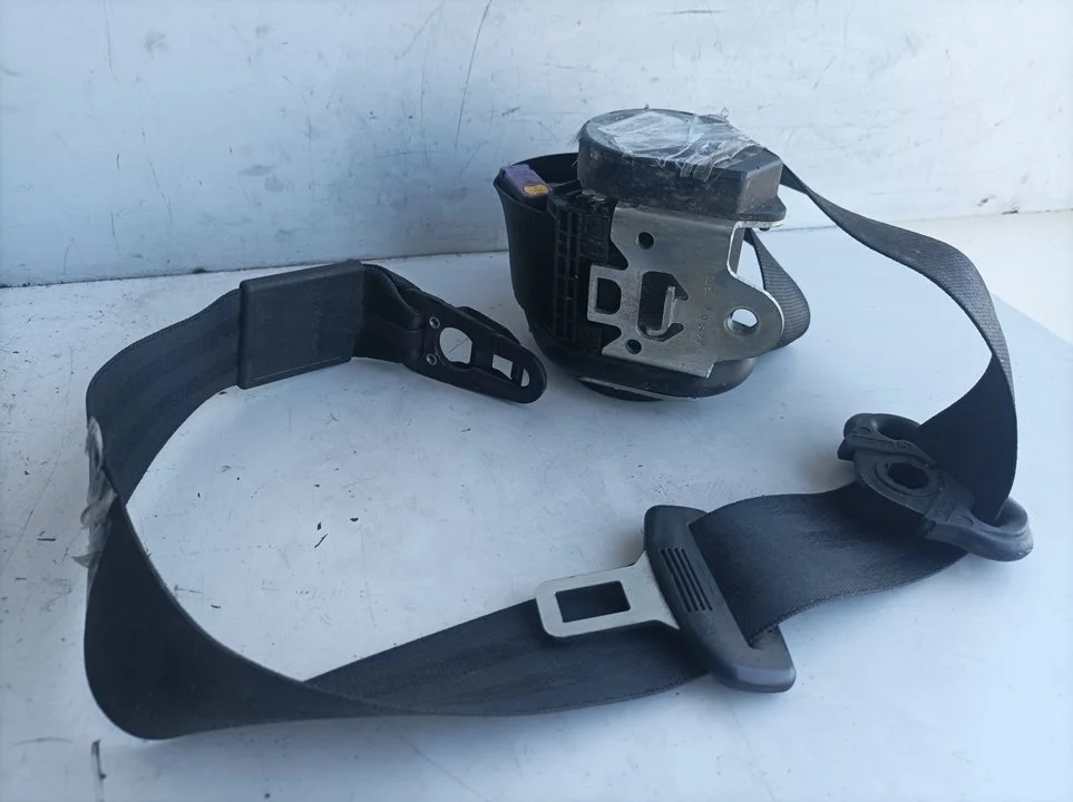 Foto de CINTURON SEGURIDAD DELANTERO DERECHO AUDI A6 BERLINA (4F2) 3.0 V6 24V TDI (224 CV / 165 KW) referencia 4F0857706FKZ