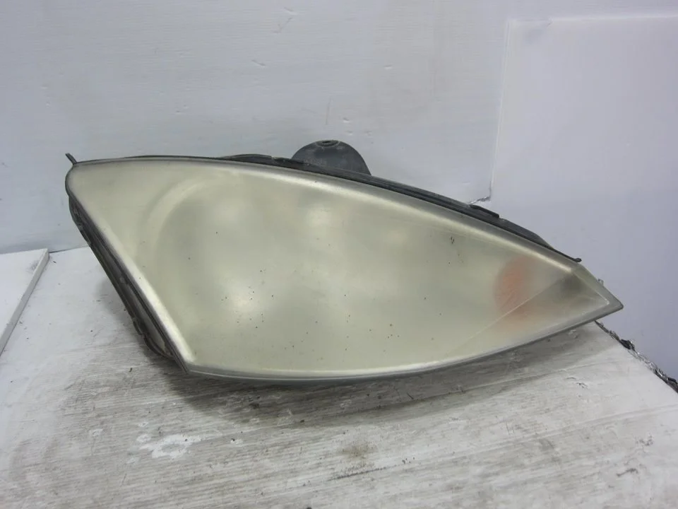 Foto de FARO DERECHO FORD FOCUS BERLINA (CAK) 1.8 TDCi Turbodiesel CAT (116 CV / 85 KW) referencia 2M5113W029BE