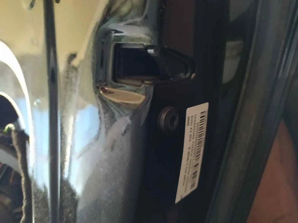 Foto de CERRADURA PUERTA TRASERA DERECHA AUDI A3 SEDÁN (8VM) 2.0 16V TDI (150 CV / 110 KW)