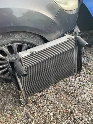 Foto de INTERCOOLER BMW SERIE 1 BERLINA (E81/E87) 2.0 Turbodiesel CAT (143 CV / 105 KW)
