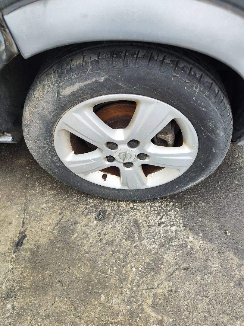 Foto de LLANTA OPEL ZAFIRA A 2.0 DTI (101 CV / 74 KW)