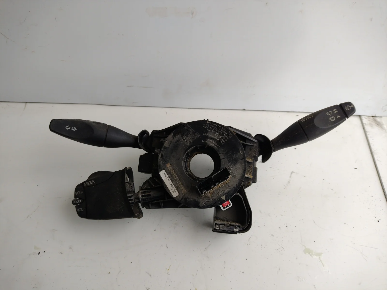 Foto de MANDO MULTIFUNCION FORD TRANSIT CONNECT (TC7) 1.8 TDCi CAT (110 CV / 81 KW) referencia 6t1t13n064aa