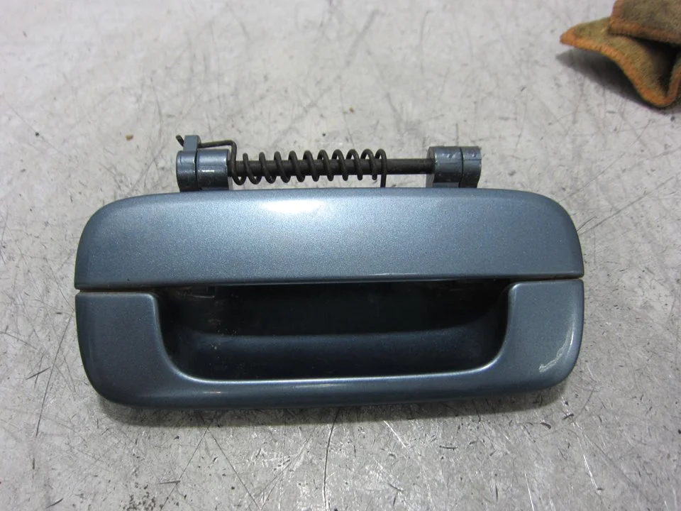 Foto de MANETA EXTERIOR TRASERA IZQUIERDA PEUGEOT 406 BERLINA (S1/S2) 3.0 V6 24V CAT (190 CV / 140 KW) referencia 9621859477