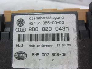 Foto de MANDO CALEFACCION / AIRE ACONDICIONADO AUDI A4 BERLINA (B5) 1.8 20V (125 CV / 92 KW) referencia 8D0820043M foto 4
