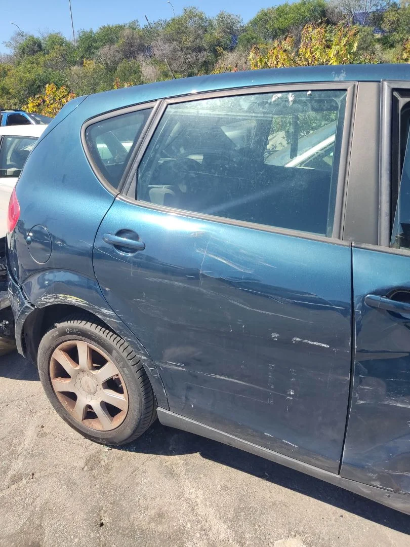 Foto de PUERTA TRASERA DERECHA SEAT ALTEA (5P1) 2.0 TDI (140 CV / 103 KW) referencia 5P0833056A