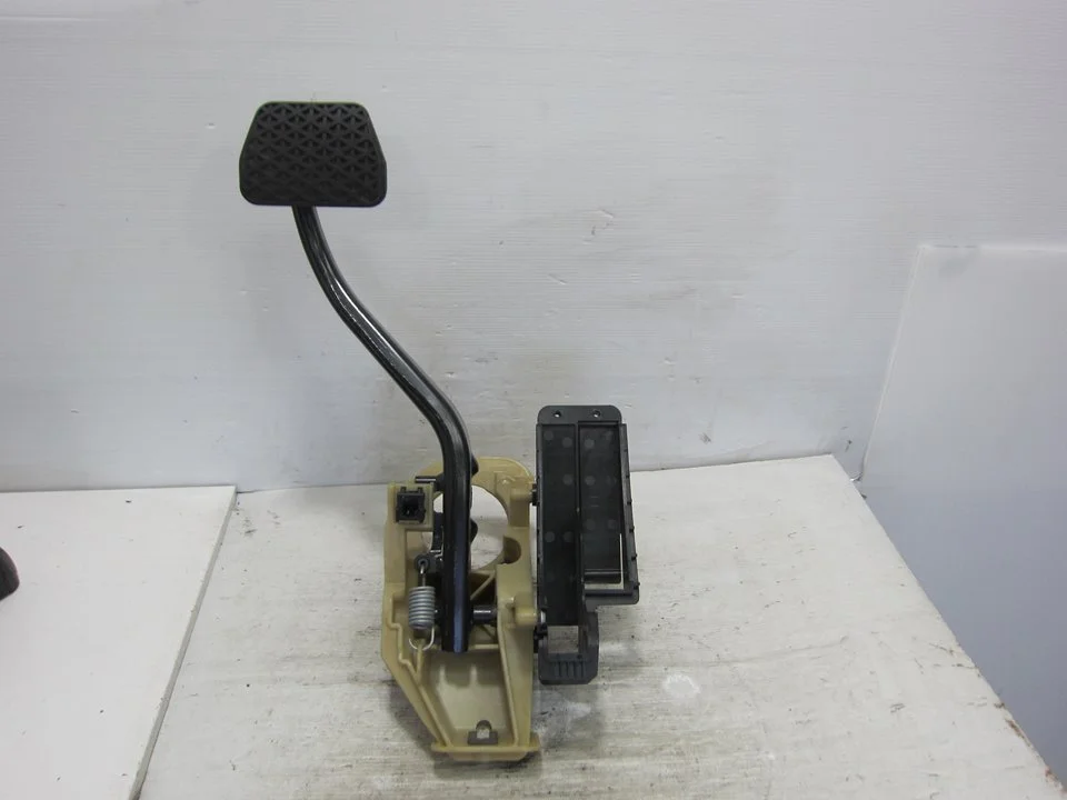 Foto de PEDAL FRENO BMW SERIE 5 GRAN TURISMO (F07) 3.0 24V Turbo (306 CV / 225 KW) referencia 9144253