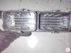 Foto de CENTRALITA MOTOR UCE PEUGEOT 307 BREAK/ SW (S2) 2.0 16V HDi FAP CAT (RHR / DW10BTED4) (136 CV / 100 KW) referencia 9663548180 foto 4