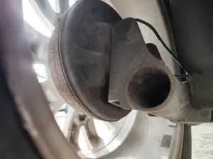 Foto de MANGUETA TRASERA IZQUIERDA RENAULT CLIO III 1.2 16V (75 CV / 55 KW)