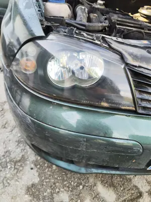 Foto de FARO DERECHO SEAT CORDOBA BERLINA (6L2) 1.4 16V (75 CV / 55 KW) referencia 6L1941752M