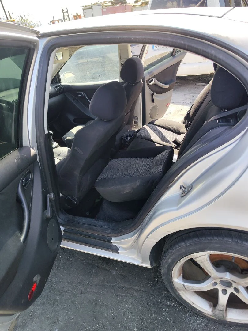 Foto de GOMAS CONTORNO PUERTA SEAT LEON (1M1) 1.9 TDI (90 CV / 66 KW)