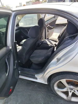 Foto de GOMAS CONTORNO PUERTA SEAT LEON (1M1) 1.9 TDI (90 CV / 66 KW)