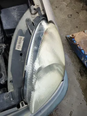 Foto de FARO IZQUIERDO CITROEN XSARA PICASSO 2.0 HDi CAT (RHY / DW10TD) (90 CV / 66 KW) foto 2
