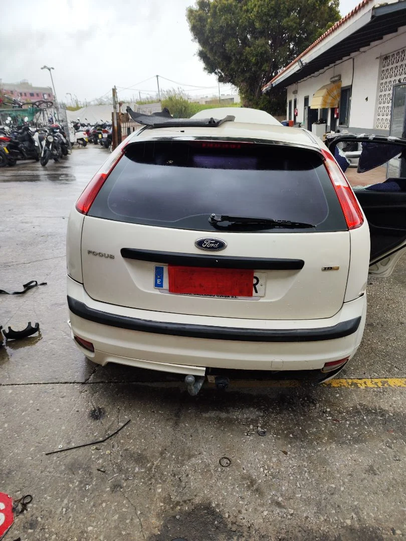 Foto de PORTON TRASERO FORD FOCUS BERLINA (CAP) 1.6 TDCi CAT (90 CV / 66 KW)