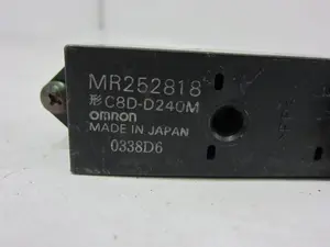 Foto de MANDO ELEVALUNAS DELANTERO DERECHO MITSUBISHI GALANT BERLINA (EA0) referencia MR252818 foto 3