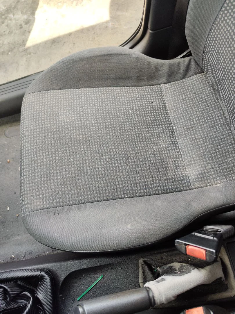 Foto de ASIENTO DELANTERO DERECHO OPEL CORSA C 1.2 16V CAT (Z 12 XE / LW4) (75 CV / 55 KW)