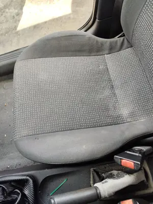 Foto de ASIENTO DELANTERO DERECHO OPEL CORSA C 1.2 16V CAT (Z 12 XE / LW4) (75 CV / 55 KW)