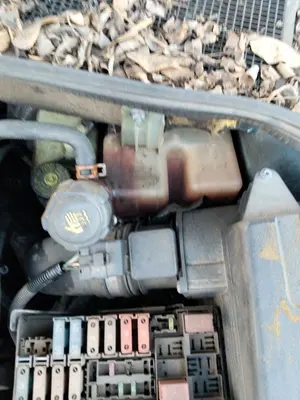 Foto de DEPOSITO EXPANSION RENAULT LAGUNA II (BG0) 1.9 dCi Diesel CAT (101 CV / 74 KW) referencia 8200447047