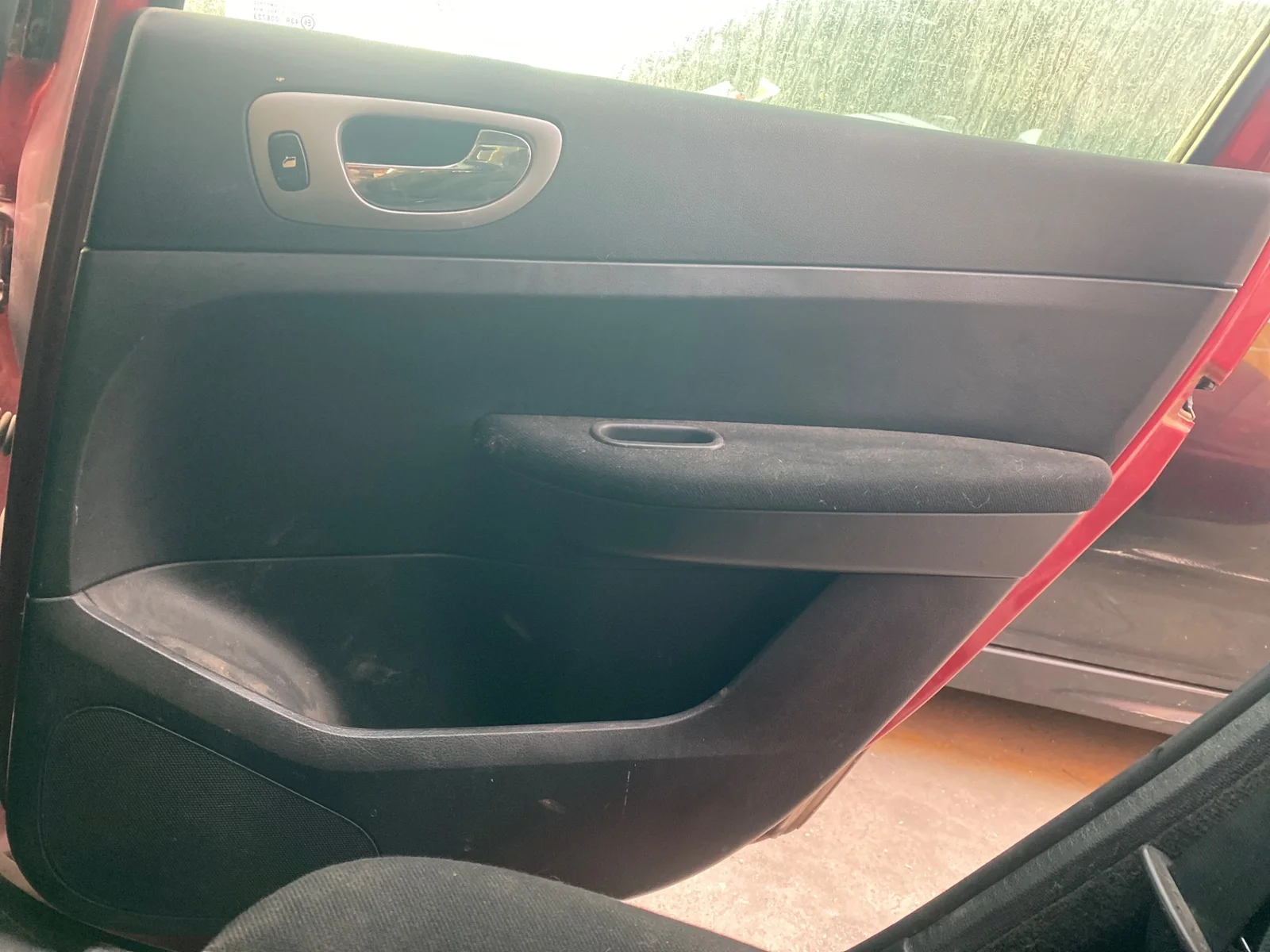 Foto de GUARNECIDO PUERTA TRASERA DERECHA PEUGEOT 307 BREAK / SW (S1)(04.2002) 2.0 16V HDi FAP CAT (RHR / DW10BTED4) (136 CV / 100 KW) referencia 9333G6