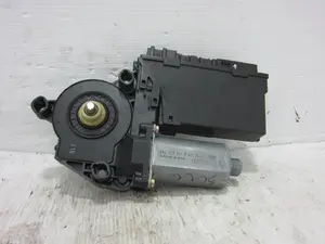 Foto de MOTOR ELEVALUNAS DELANTERO IZQUIERDO AUDI A4 BERLINA (8E) 2.0 16V FSI (150 CV / 110 KW) referencia 8E1959802B foto 3