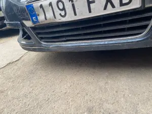 Foto de PARAGOLPES DELANTERO VOLKSWAGEN PASSAT BERLINA (3C2) 2.0 TDI (140 CV / 103 KW) foto 6