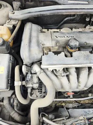 Foto de MOTOR COMPLETO VOLVO S80 BERLINA 2.4 CAT (140 CV / 103 KW) foto 2