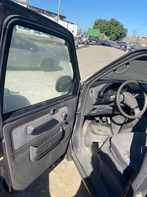 Foto de GOMAS CONTORNO PUERTA NISSAN SERENA (C23M) 2.3 Diesel (75 CV / 55 KW)