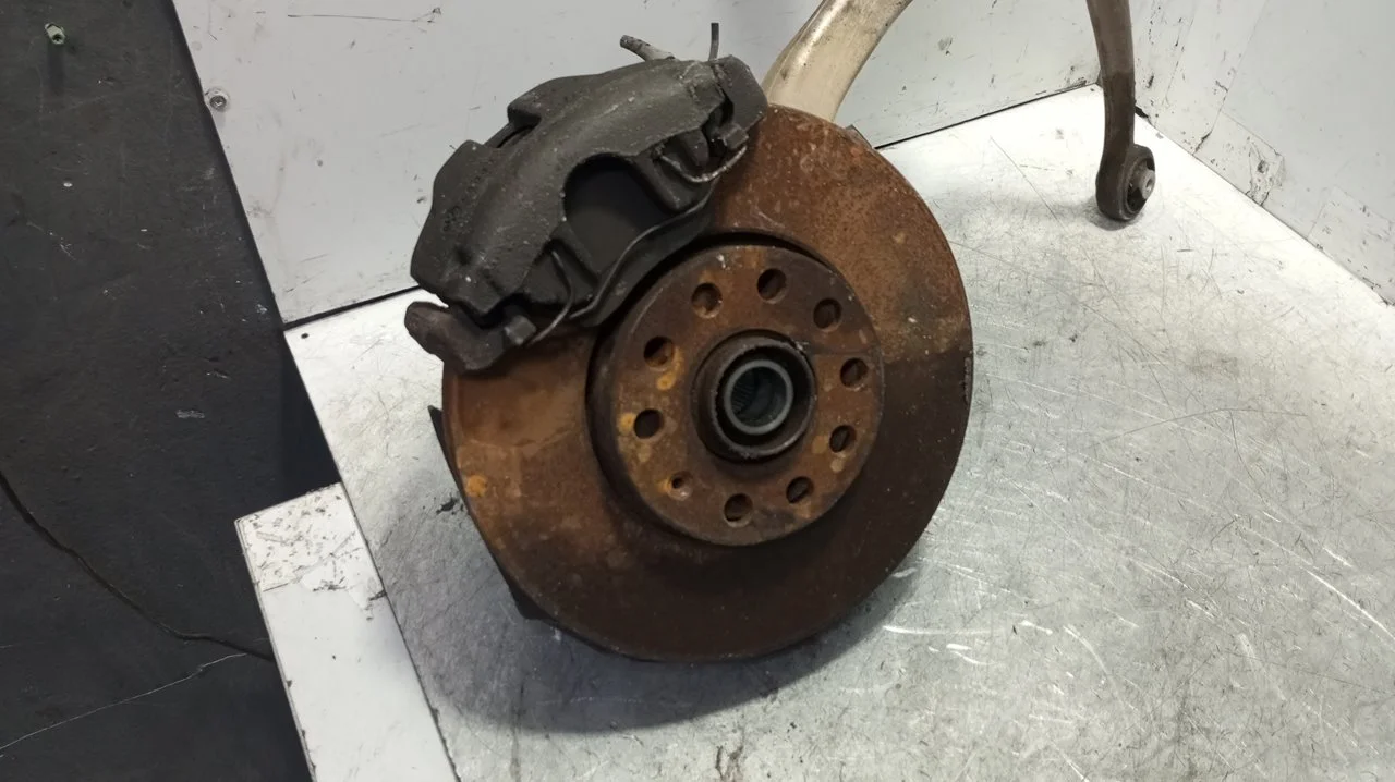 Foto de DISCO DE FRENO DELANTERO DERECHO AUDI A4 BERLINA (8E) 1.9 TDI (131 CV / 96 KW) referencia 8E0615301Q