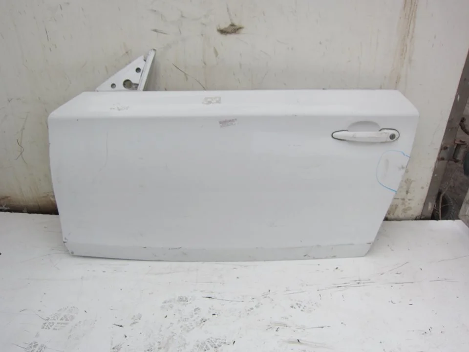 Foto de PUERTA DELANTERA IZQUIERDA BMW SERIE 1 BERLINA (E81/E87) 2.0 16V Diesel CAT (116 CV / 85 KW)