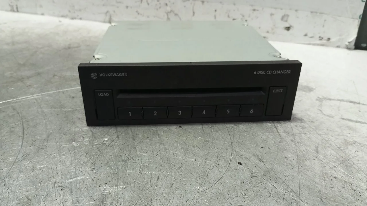 Foto de SISTEMA AUDIO / RADIO CD VOLKSWAGEN PHAETON (3D2/3D8) 6.0 W12 48V CAT (BAN) (420 CV / 309 KW) referencia 3D0035110
