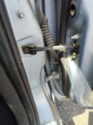 Foto de RETENEDOR PUERTA FORD FOCUS BERLINA (CAP) 1.6 TDCi CAT (90 CV / 66 KW) referencia 1641573