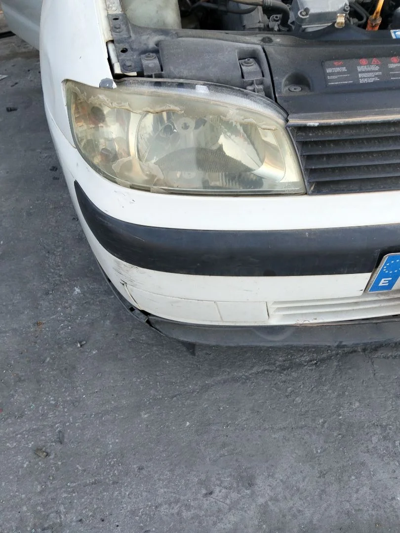 Foto de FARO DERECHO SEAT IBIZA (6K1) 1.9 TDI (90 CV / 66 KW) referencia 6K1941044A