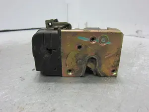 Foto de CERRADURA PUERTA DELANTERA DERECHA PEUGEOT 206 2.0 HDi CAT (90 CV / 66 KW)
